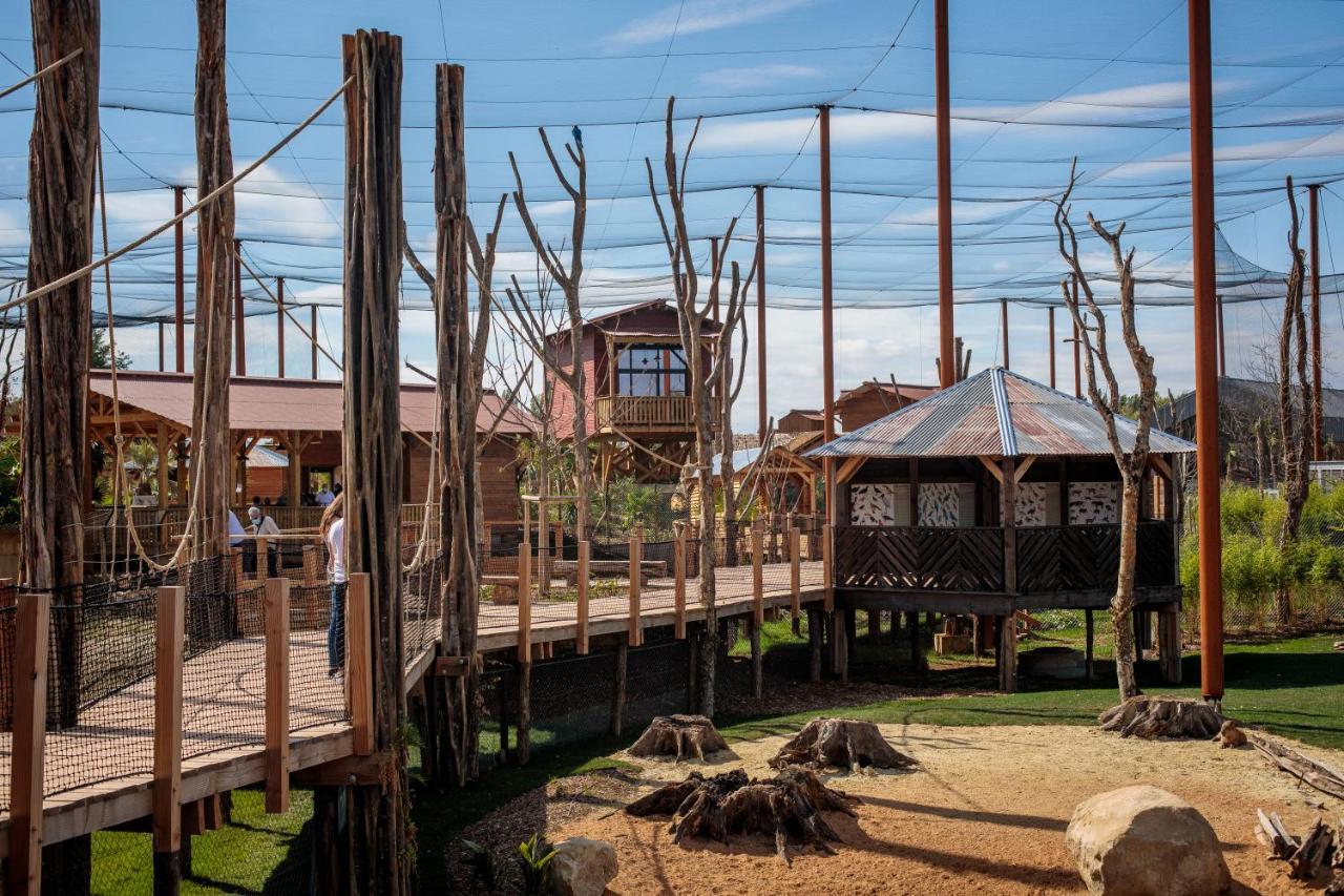 Parrot World - Les Lodges Crecy-la-Chapelle Exteriör bild